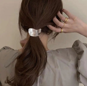 Sleek Leaf Design | Glossy Metal Ponytail Holders | Pack of 4